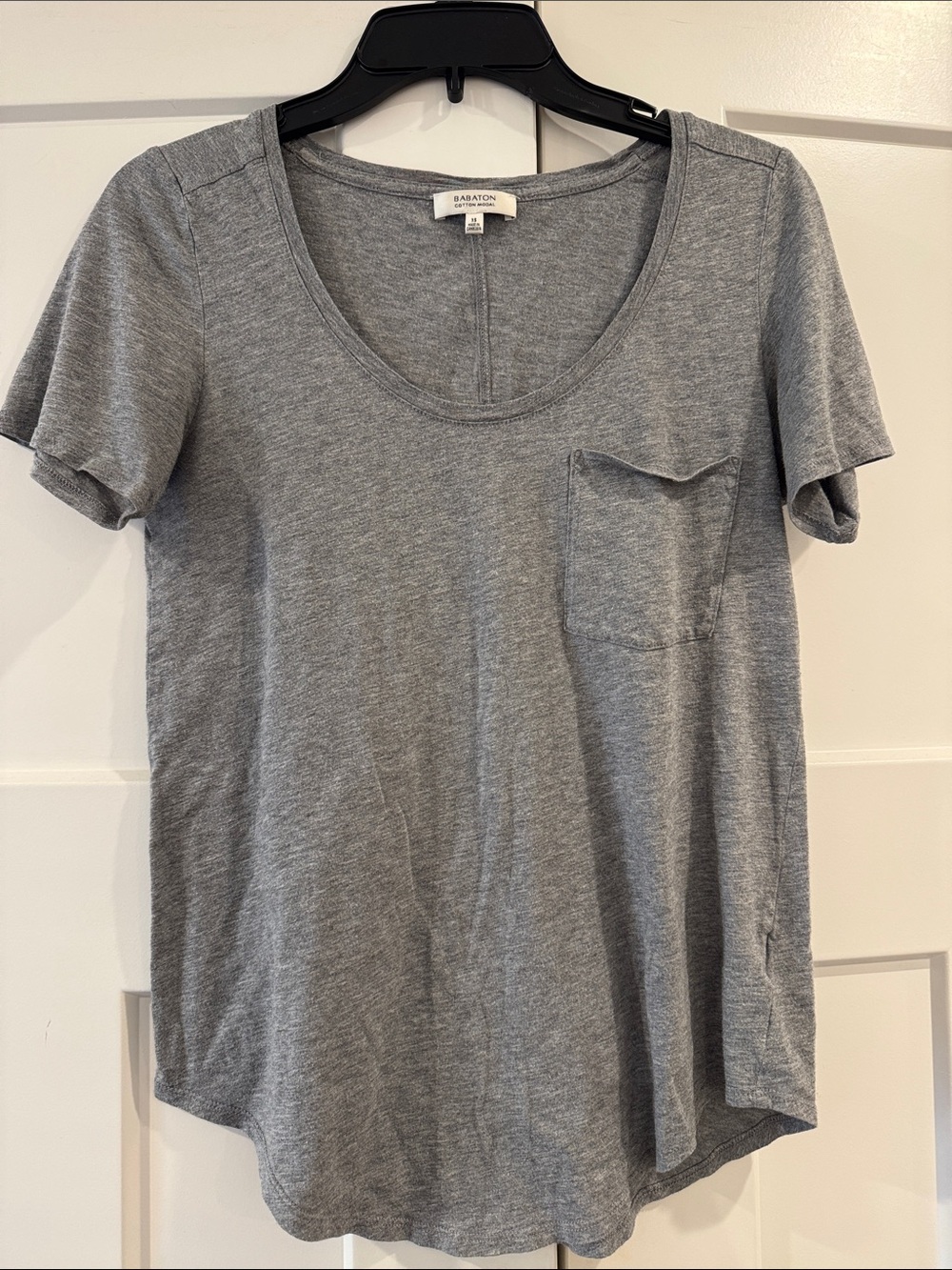 Aritzia Babaton The Group Everyday Scoop Neck T-Shirt, Grey, Size XS